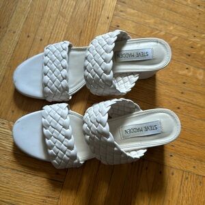 EUC White Steve Madden heeled sandals